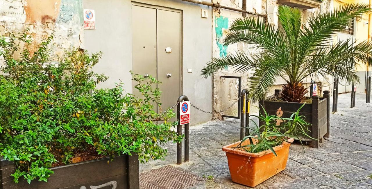 Ferienwohnung Napoli Pop Chiaia Exterior foto